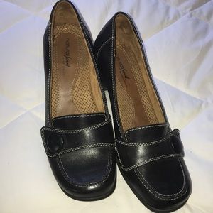 Naturalizer black heels